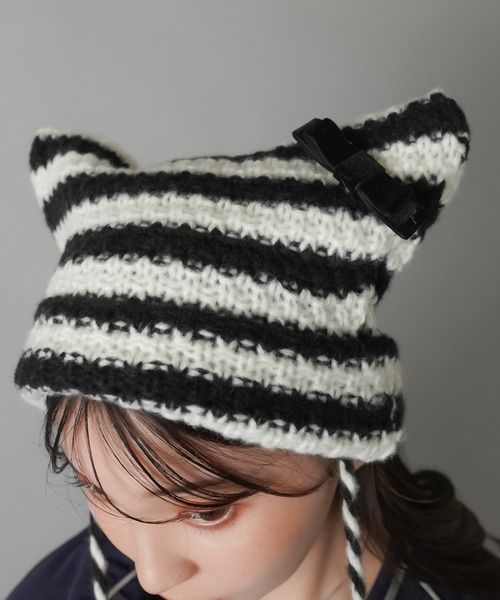 SPINNS（スピンズ）の「ボーダー 猫耳 ポンポンリボン ニットキャップ ニット帽（ニットキャップ/ビーニー・レディース・ブラック×ホワイト/ブラック×グレー・ONESIZE）」の5枚目の写真