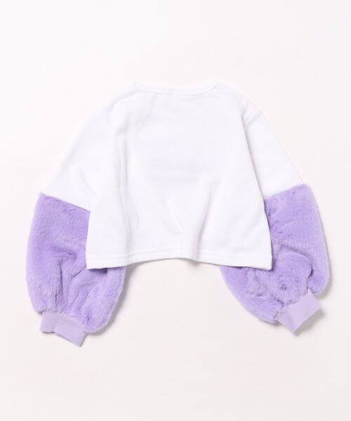 ANAP kids（アナップキッズ）の「袖ファーデザイン クロップド丈 裏毛 長袖 トレーナー（スウェット・キッズ・ホワイト/ブラック・130cm/120cm/110cm）」の15枚目の写真