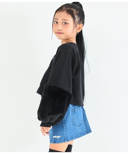 ANAP kids（アナップキッズ）の「袖ファーデザイン クロップド丈 裏毛 長袖 トレーナー（スウェット・キッズ・ホワイト/ブラック・130cm/120cm/110cm）」の8枚目の写真