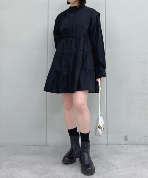 spiritoso(スピリトーゾ)の「ティアードフレアチュニック(シャツ/ブラウス・レディース・ブラック/グレイッシュベージュ/ホワイト・MEDIUM)」の5枚目の写真