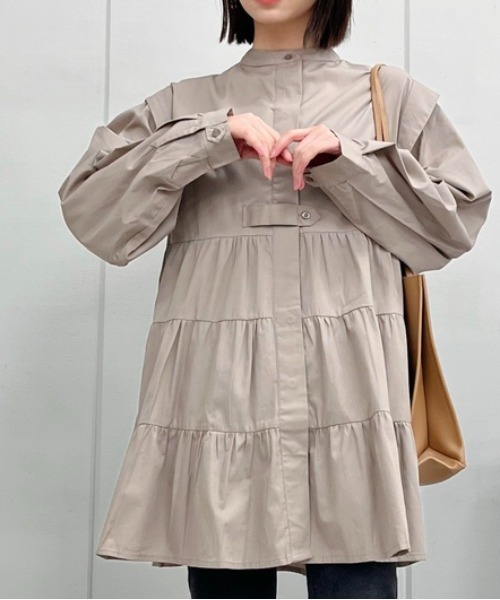 spiritoso(スピリトーゾ)の「ティアードフレアチュニック(シャツ/ブラウス・レディース・ブラック/グレイッシュベージュ/ホワイト・MEDIUM)」の20枚目の写真