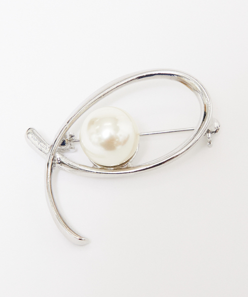 abahouse mavie(アバハウスマヴィ)の「ラウンドパールブローチ(ブローチ/コサージュ・レディース・シルバー/ゴールド・フリー)」の7枚目の写真