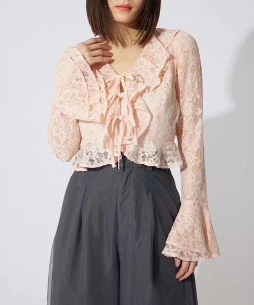 rienda（リエンダ）の「フロントフリル2WAYレースブラウス レーストップス 春服 シアートップス（シャツ/ブラウス・レディース・ブラック/ライトピンク・FREE）」の2枚目の写真