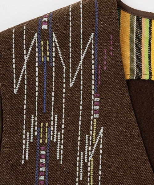 チチカカ(チチカカ)の「エンブロイダリーベスト(ベスト・レディース・ブラック/キャメル・FREE)」の4枚目の写真