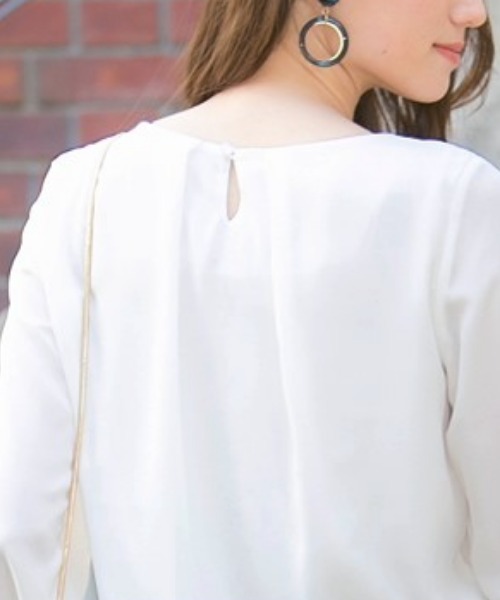 aquagarage（アクアガレージ）の「フロントタック裾バルーンブラウス（シャツ/ブラウス・レディース・ブルー系その他2/ライトブルー/ネイビー/ホワイト系その他2/ブラック系その他3/ホワイト・M/L/LL/3L/S）」の9枚目の写真