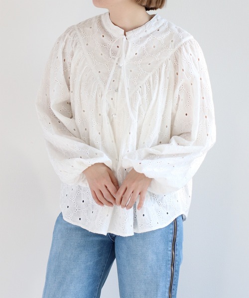 cepo（セポ）の「〈前後2way〉ボトルネック刺繍ブラウス（シャツ/ブラウス・レディース・オフホワイト/ブラック/ベージュ・M）」の3枚目の写真