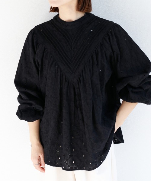 cepo（セポ）の「〈前後2way〉ボトルネック刺繍ブラウス（シャツ/ブラウス・レディース・オフホワイト/ブラック/ベージュ・M）」の4枚目の写真