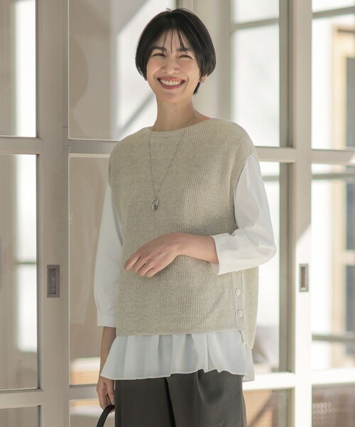 J.PRESS(ジェイプレス)の「【洗える】Linen Cotton Vest ニット ベスト(ベスト・レディース・ライトグレー系/ベージュ系/ブルー系/ネイビー系・T13)」の2枚目の写真