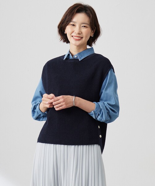 J.PRESS(ジェイプレス)の「【洗える】Linen Cotton Vest ニット ベスト(ベスト・レディース・ライトグレー系/ベージュ系/ブルー系/ネイビー系・T13)」の3枚目の写真