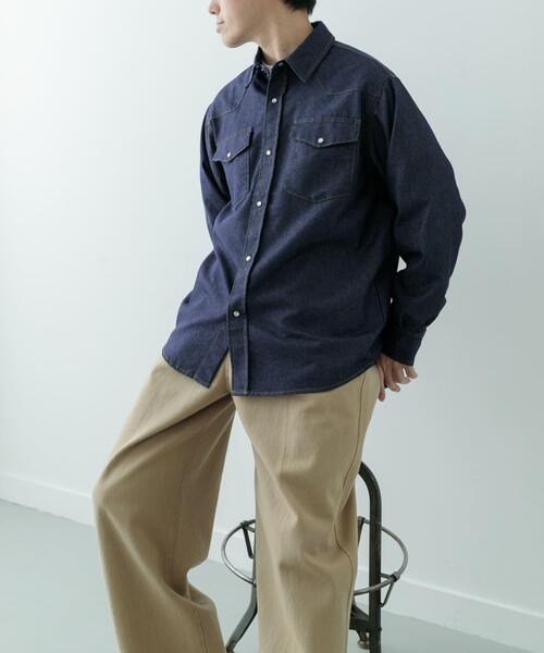 ITEMS URBANRESEARCH(アイテムズ アーバンリサーチ)の「6.5oz Denim WesternShirts(シャツ/ブラウス・メンズ・ブラック/ブルー・MEDIUM/LARGE)」の2枚目の写真