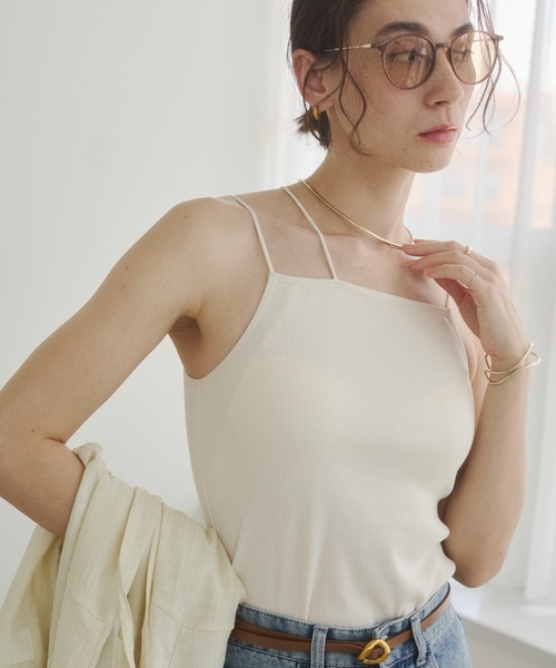 ANGIE（アンジー）の「【3サイズ展開】カップ付き ストラップ キャミソール（キャミソール・レディース・チャコール/ブラック/ナチュラル/オレンジ/ブラウン/ホワイト・LARGE/MEDIUM/SMALL）」の5枚目の写真