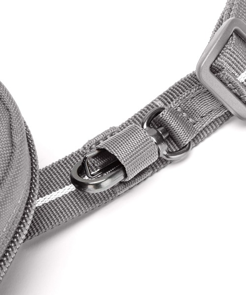 pacsafe(パックセーフ)の「pacsafe/パックセーフ RFIDsafe Tech crossbody/テッククロスボディ(ショルダーバッグ・メンズ・ブラック/グレー・FREE)」の19枚目の写真