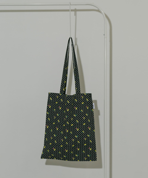 SMELLY(スメリー)の「プリントトートバッグM(トートバッグ・レディース・ブルー系その他/チェック/ドット/ストライプ/アイボリー/ブラック系その他・MEDIUM)」の3枚目の写真