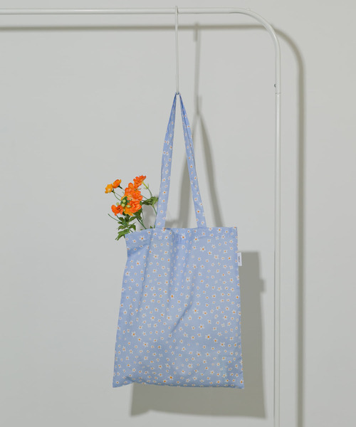 SMELLY(スメリー)の「プリントトートバッグM(トートバッグ・レディース・ブルー系その他/チェック/ドット/ストライプ/アイボリー/ブラック系その他・MEDIUM)」の4枚目の写真