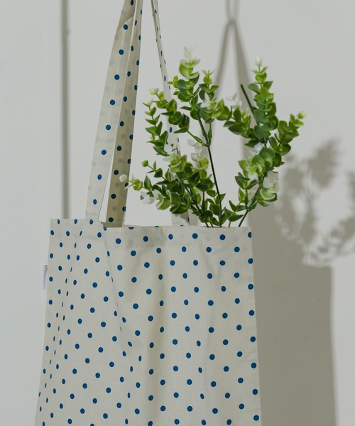 SMELLY(スメリー)の「プリントトートバッグM(トートバッグ・レディース・ブルー系その他/チェック/ドット/ストライプ/アイボリー/ブラック系その他・MEDIUM)」の7枚目の写真