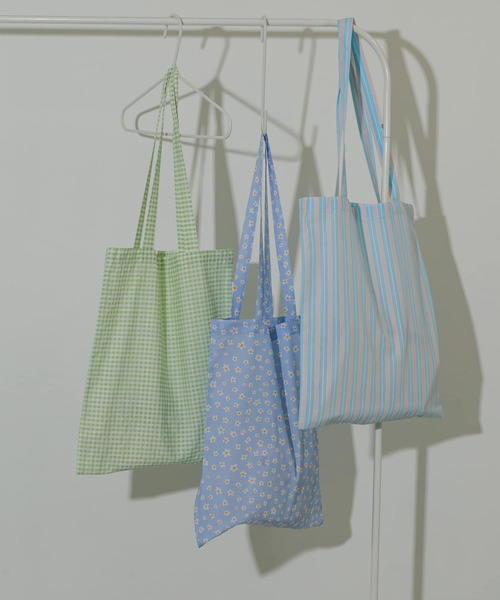 SMELLY(スメリー)の「プリントトートバッグM(トートバッグ・レディース・ブルー系その他/チェック/ドット/ストライプ/アイボリー/ブラック系その他・MEDIUM)」の11枚目の写真