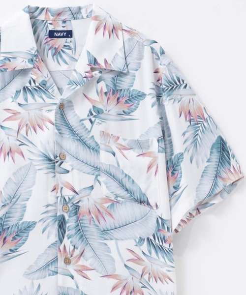 NAVY（ネイビー）の「NAVY SARARI レーヨンアロハ プリントシャツ（シャツ/ブラウス・メンズ・グリーン系2/ブラック系/ホワイト系/グレー系/グリーン系1・S/M/L/XL）」の2枚目の写真