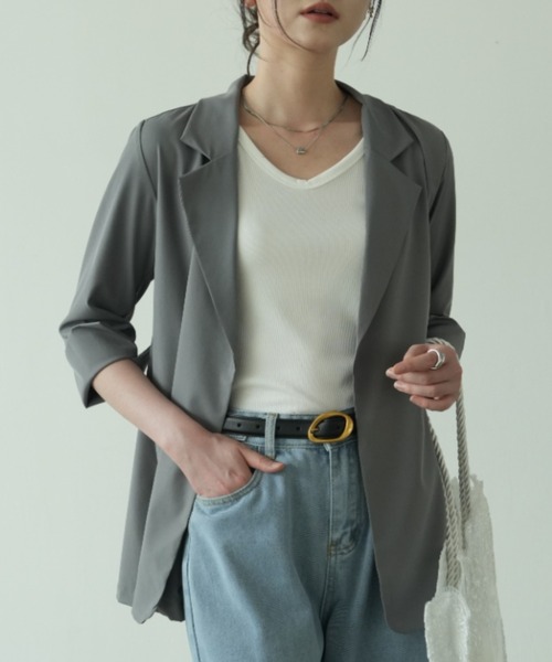 maison de LATIR(メゾンドラティール)の「《4色展開》 UV対策 にも◎ 夏服 の軽羽織にぴったり。 オフィスカジュアル にも使いやすい、シャツ感覚で着られる 薄手 テーラードジャケット(テーラードジャケット・レディース・ホワイト/ブラック/グレー/ブルー・ONE SIZE/M/XL)」の3枚目の写真