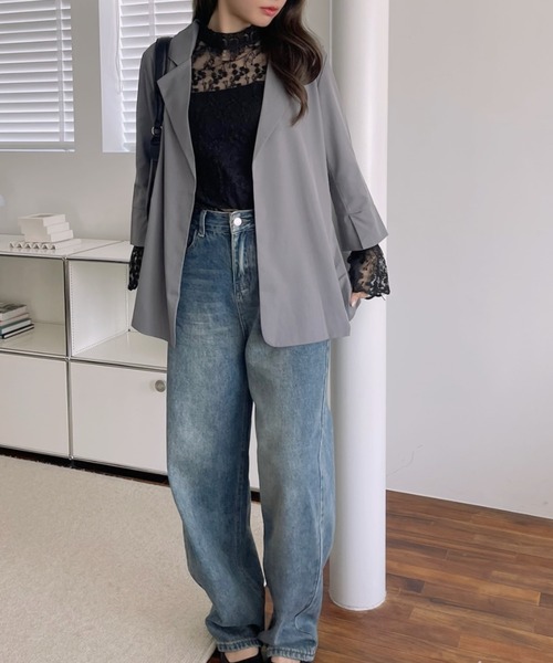 maison de LATIR(メゾンドラティール)の「《4色展開》 UV対策 にも◎ 夏服 の軽羽織にぴったり。 オフィスカジュアル にも使いやすい、シャツ感覚で着られる 薄手 テーラードジャケット(テーラードジャケット・レディース・ホワイト/ブラック/グレー/ブルー・ONE SIZE/M/XL)」の6枚目の写真