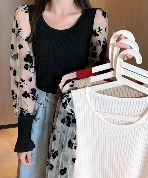 VIBGYOR(ヴィブジョー)の「【EIZZ/アイズ】花柄 シースルー スリーブ トップス(Tシャツ/カットソー・レディース・ブラック/ベージュ/レッド/オフホワイト・FREE)」の10枚目の写真