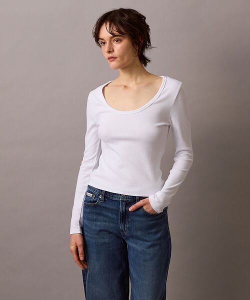 Calvin Klein(カルバン・クライン)の「コントゥアリブUネックロングスリーブTシャツ(Tシャツ/カットソー・レディース・ホワイト・S/M/XS)」の7枚目の写真