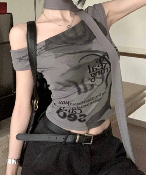 lilful(リルフル)の「タイ付き ホルターネックノースリーブT(Tシャツ/カットソー・レディース・ホワイト/グレー・L/M)」の1枚目の写真
