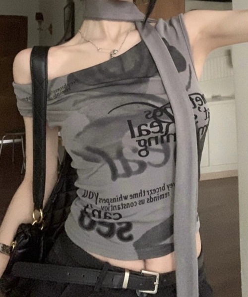 lilful(リルフル)の「タイ付き ホルターネックノースリーブT(Tシャツ/カットソー・レディース・ホワイト/グレー・L/M)」の10枚目の写真