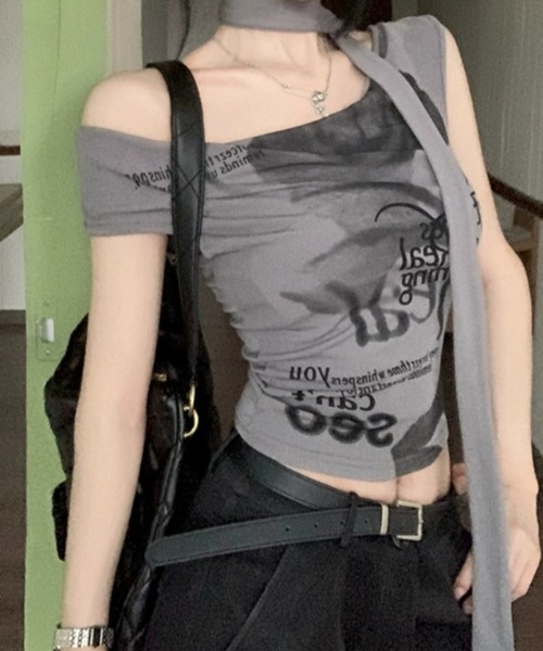 lilful(リルフル)の「タイ付き ホルターネックノースリーブT(Tシャツ/カットソー・レディース・ホワイト/グレー・L/M)」の6枚目の写真