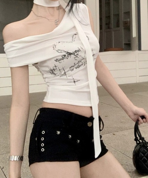 lilful(リルフル)の「タイ付き ホルターネックノースリーブT(Tシャツ/カットソー・レディース・ホワイト/グレー・L/M)」の17枚目の写真