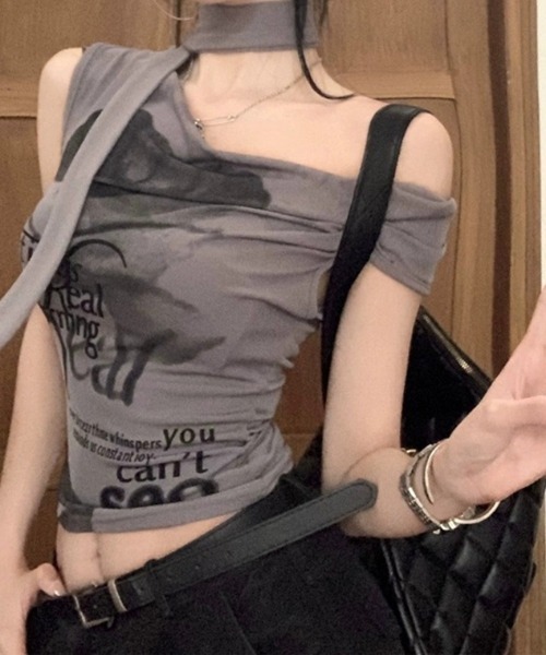 lilful(リルフル)の「タイ付き ホルターネックノースリーブT(Tシャツ/カットソー・レディース・ホワイト/グレー・L/M)」の9枚目の写真