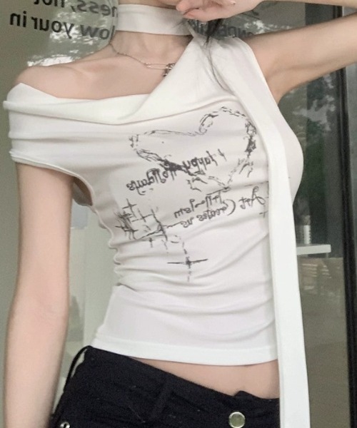 lilful(リルフル)の「タイ付き ホルターネックノースリーブT(Tシャツ/カットソー・レディース・ホワイト/グレー・L/M)」の21枚目の写真