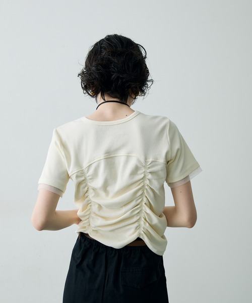 Trish（トリッシュ）の「シャーリングチュール使いプルオーバー（Tシャツ/カットソー・レディース・ホワイト/チャコールグレー/ブラウン・MEDIUM）」の4枚目の写真