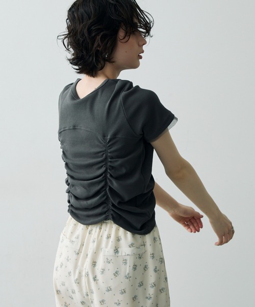 Trish（トリッシュ）の「シャーリングチュール使いプルオーバー（Tシャツ/カットソー・レディース・ホワイト/チャコールグレー/ブラウン・MEDIUM）」の16枚目の写真