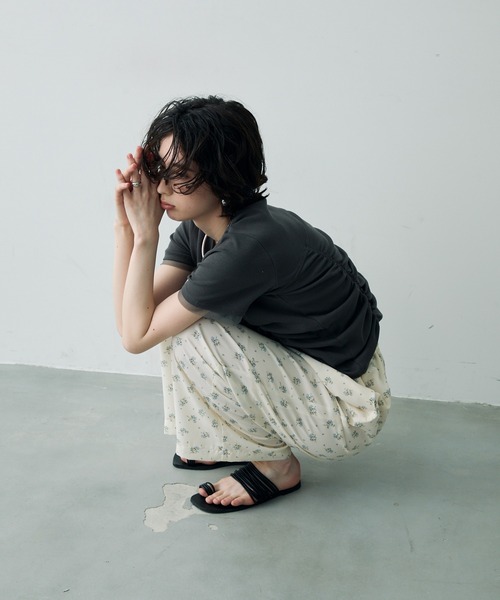 Trish（トリッシュ）の「シャーリングチュール使いプルオーバー（Tシャツ/カットソー・レディース・ホワイト/チャコールグレー/ブラウン・MEDIUM）」の12枚目の写真