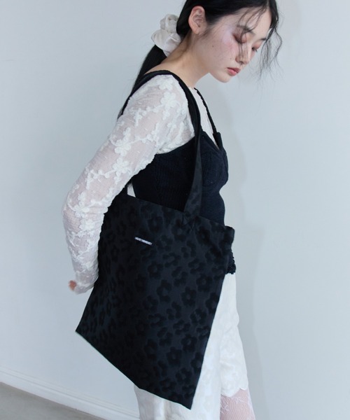 HONEY MI HONEY（ハニーミーハニー）の「flower jacquard tote bag（トートバッグ・レディース・ブラック/オフホワイト・FREE）」の21枚目の写真