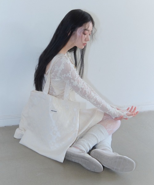 HONEY MI HONEY（ハニーミーハニー）の「flower jacquard tote bag（トートバッグ・レディース・ブラック/オフホワイト・FREE）」の14枚目の写真