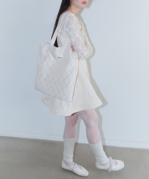 HONEY MI HONEY（ハニーミーハニー）の「flower jacquard tote bag（トートバッグ・レディース・ブラック/オフホワイト・FREE）」の9枚目の写真