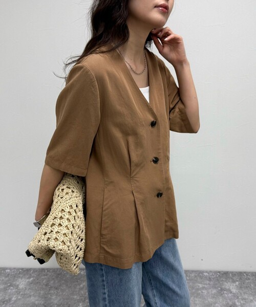 fredy emue（フレディエミュ）の「《セットアップ対応》レーヨン麻半袖ジャケット（テーラードジャケット・レディース・ブラウン/ベージュ/ブラック・38）」の8枚目の写真