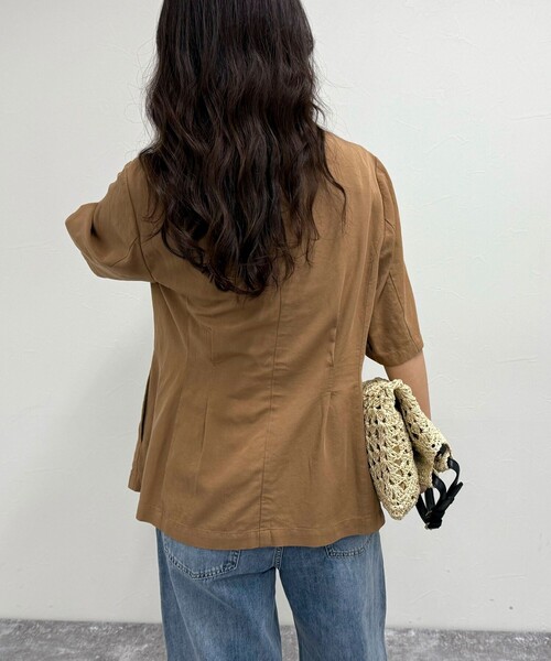 fredy emue（フレディエミュ）の「《セットアップ対応》レーヨン麻半袖ジャケット（テーラードジャケット・レディース・ブラウン/ベージュ/ブラック・38）」の9枚目の写真