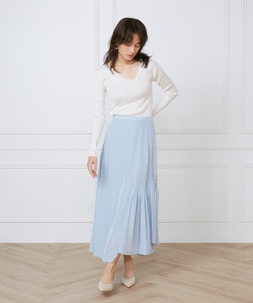 INED（イネド）の「casheartシルクリブニット 《la veille by SUPERIOR CLOSET》（ニット/セーター・レディース・オフホワイト/ネイビー・9号）」の6枚目の写真