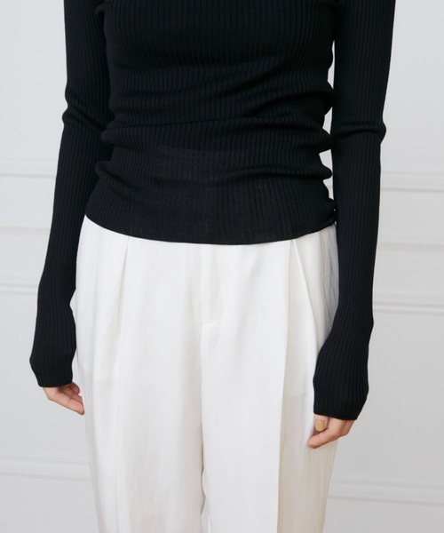 INED（イネド）の「casheartシルクリブニット 《la veille by SUPERIOR CLOSET》（ニット/セーター・レディース・オフホワイト/ネイビー・9号）」の17枚目の写真