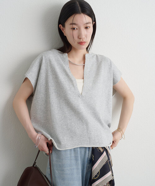 Omekashi(オメカシ)の「スウェットVプルオーバー(Tシャツ/カットソー・レディース・オフホワイト/グレー/ブラック/カーキ・FREE)」の17枚目の写真
