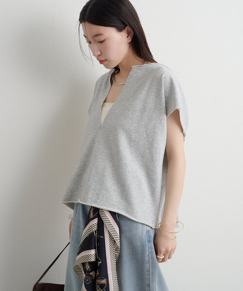 Omekashi(オメカシ)の「スウェットVプルオーバー(Tシャツ/カットソー・レディース・オフホワイト/グレー/ブラック/カーキ・FREE)」の15枚目の写真