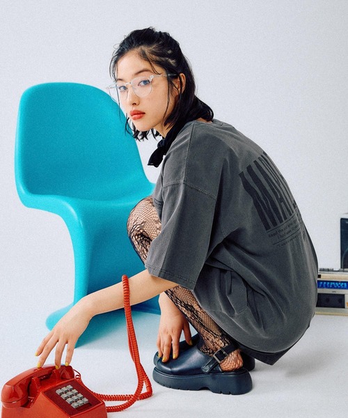 LEPSIM（レプシィム）の「BIGロゴチュニックワンピース　490274（チュニック・レディース・ブラック/アイボリー/チャコールグレー/オフホワイト・FREE）」の4枚目の写真