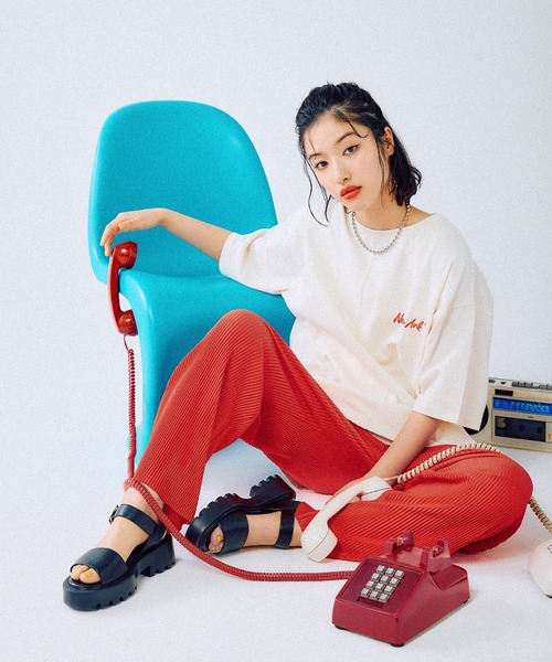 LEPSIM（レプシィム）の「BIGロゴチュニックワンピース　490274（チュニック・レディース・ブラック/アイボリー/チャコールグレー/オフホワイト・FREE）」の18枚目の写真