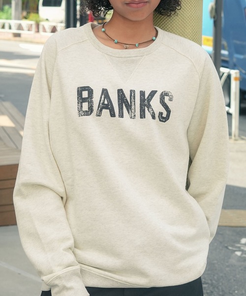 BANKS（バンクス）の「CREW /BANKS JOURNALバンクスジャーナルクルーネックブランドロゴプリントスウェット（スウェット・メンズ・インディゴブルー/ダークブラック/オートミール・LARGE/MEDIUM/X-LARGE）」の2枚目の写真