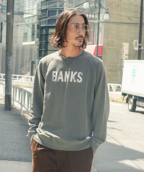BANKS（バンクス）の「CREW /BANKS JOURNALバンクスジャーナルクルーネックブランドロゴプリントスウェット（スウェット・メンズ・インディゴブルー/ダークブラック/オートミール・LARGE/MEDIUM/X-LARGE）」の5枚目の写真
