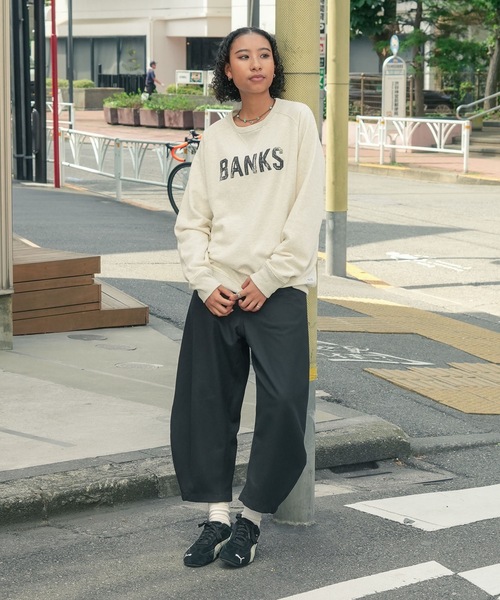 BANKS（バンクス）の「CREW /BANKS JOURNALバンクスジャーナルクルーネックブランドロゴプリントスウェット（スウェット・メンズ・インディゴブルー/ダークブラック/オートミール・LARGE/MEDIUM/X-LARGE）」の22枚目の写真