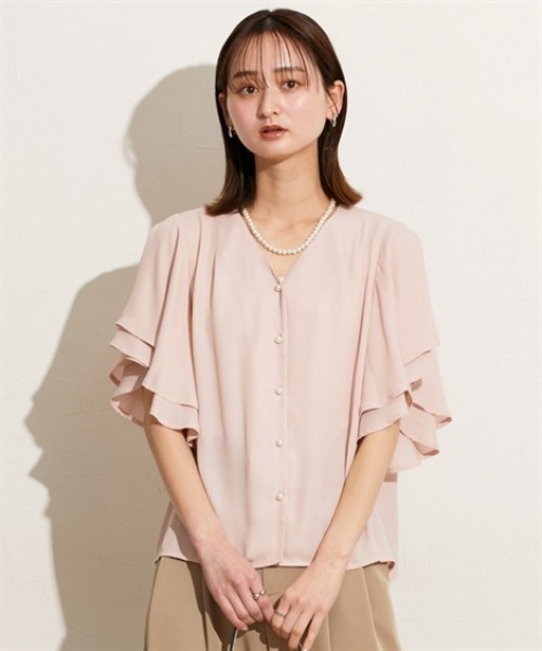 nissen(ニッセン)の「ラッフルスリーブVネック半袖ブラウス(シャツ/ブラウス・レディース・ピンクベージュ/サックスブルー/オフホワイト/ネイビー・M)」の2枚目の写真