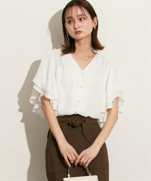 nissen(ニッセン)の「ラッフルスリーブVネック半袖ブラウス(シャツ/ブラウス・レディース・ピンクベージュ/サックスブルー/オフホワイト/ネイビー・M)」の6枚目の写真